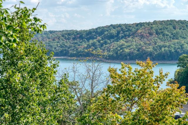 1357 Highland Park Drive, Eureka Springs, AR 72631