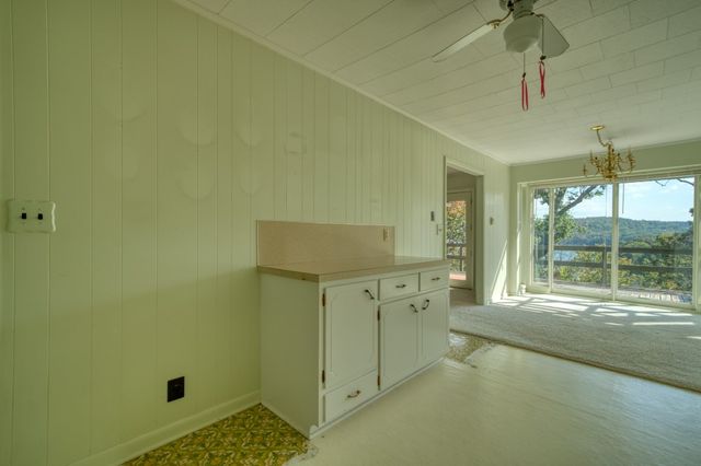 1357 Highland Park Drive, Eureka Springs, AR 72631