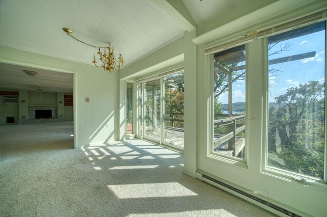 1357 Highland Park Drive, Eureka Springs, AR 72631