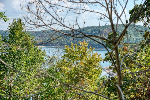 1357 Highland Park Drive, Eureka Springs, AR 72631