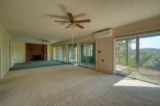 1357 Highland Park Drive, Eureka Springs, AR 72631
