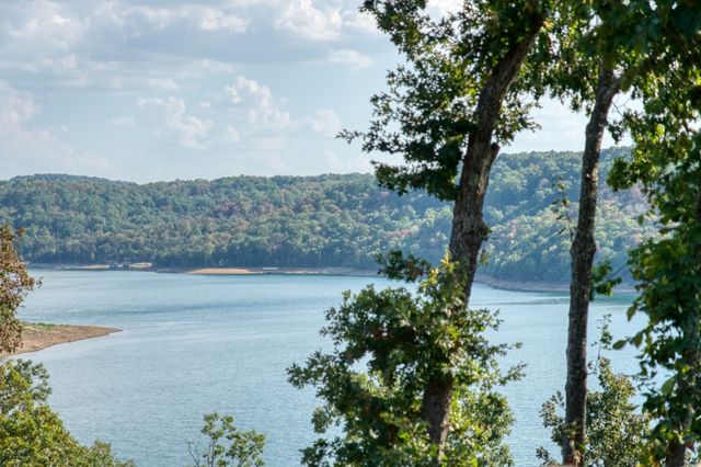 1357 Highland Park Drive, Eureka Springs, AR 72631