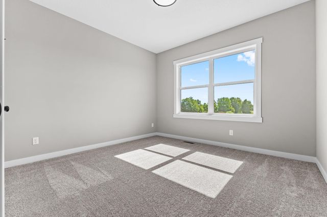 871 206th Avenue NW, Oak Grove, MN 55011