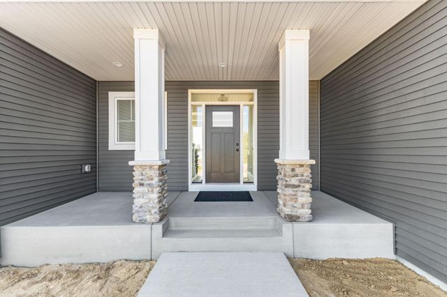 871 206th Avenue NW, Oak Grove, MN 55011