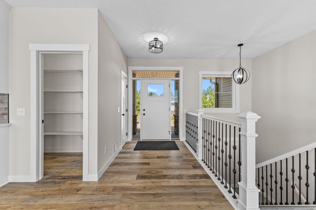 871 206th Avenue NW, Oak Grove, MN 55011