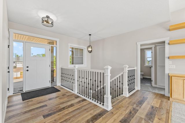 871 206th Avenue NW, Oak Grove, MN 55011