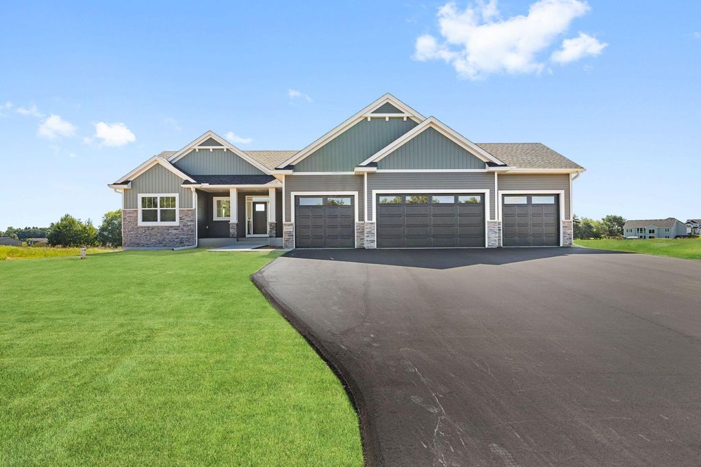 871 206th Avenue NW, Oak Grove, MN 55011