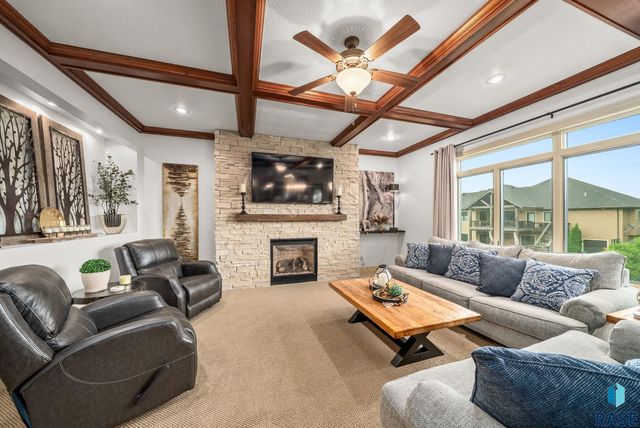 6304 S Callington Cir Circle, Sioux Falls, SD 57108