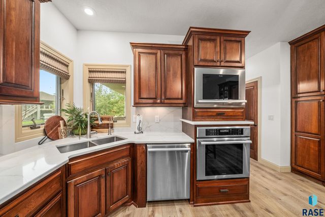 6304 S Callington Cir Circle, Sioux Falls, SD 57108