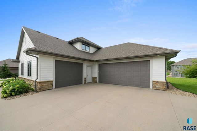 6304 S Callington Cir Circle, Sioux Falls, SD 57108