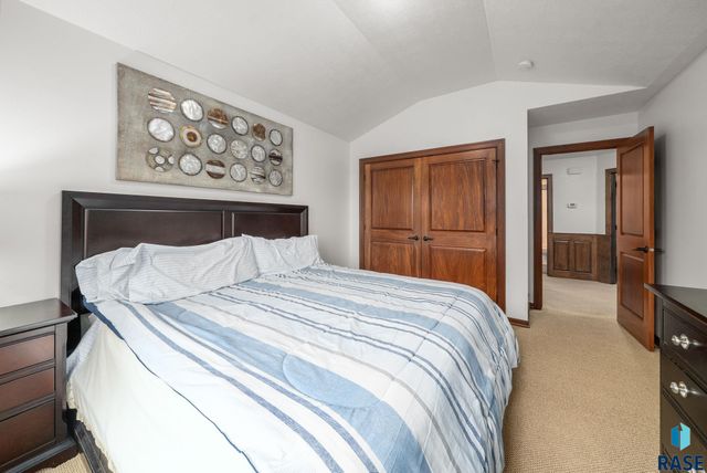 6304 S Callington Cir Circle, Sioux Falls, SD 57108