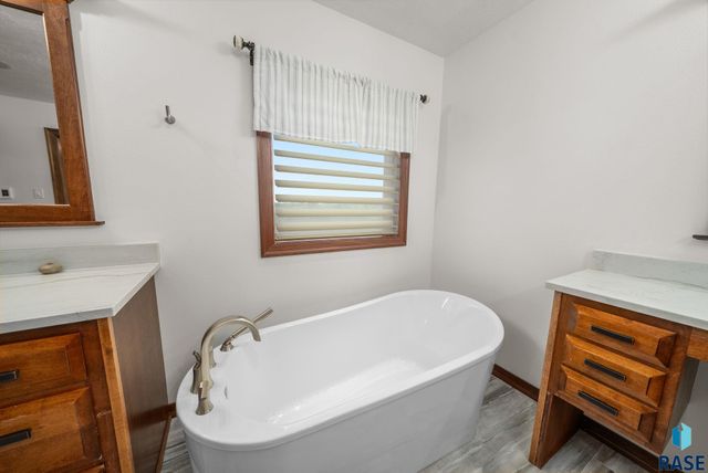 6304 S Callington Cir Circle, Sioux Falls, SD 57108