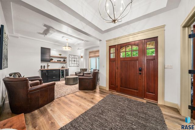 6304 S Callington Cir Circle, Sioux Falls, SD 57108