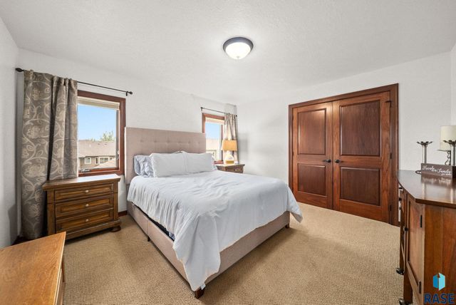 6304 S Callington Cir Circle, Sioux Falls, SD 57108