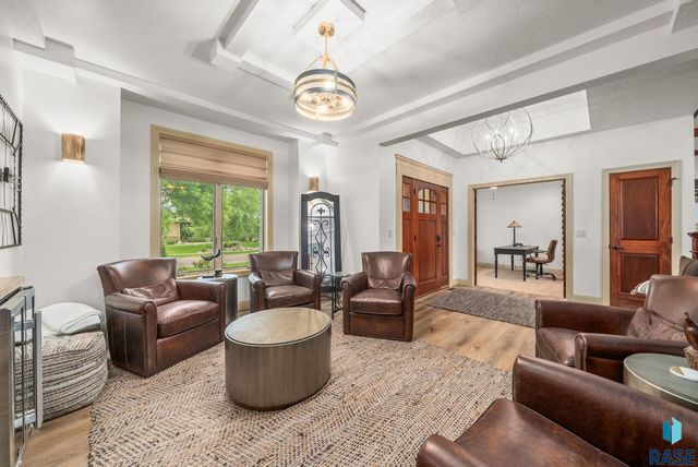 6304 S Callington Cir Circle, Sioux Falls, SD 57108