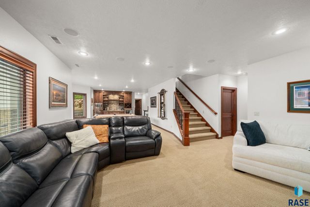 6304 S Callington Cir Circle, Sioux Falls, SD 57108