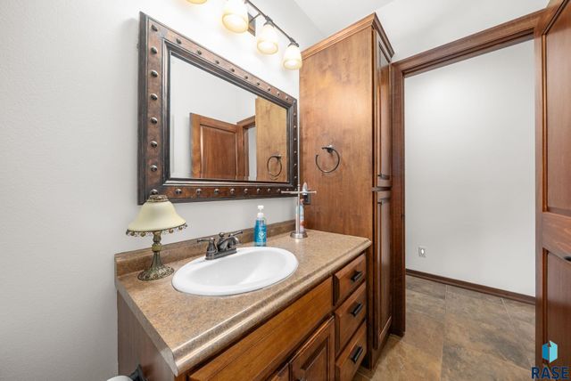 6304 S Callington Cir Circle, Sioux Falls, SD 57108