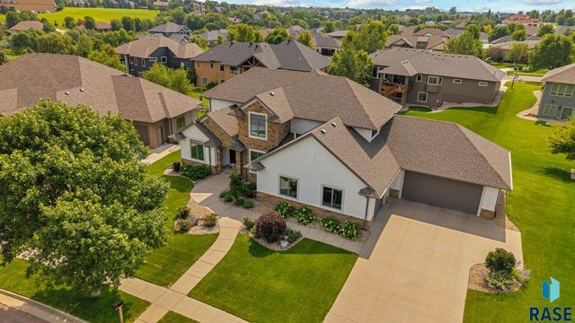 6304 S Callington Cir Circle, Sioux Falls, SD 57108