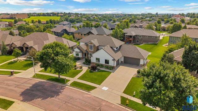 6304 S Callington Cir Circle, Sioux Falls, SD 57108
