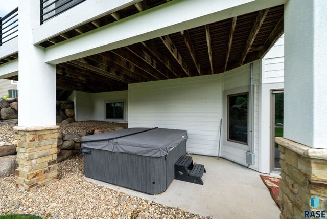 6304 S Callington Cir Circle, Sioux Falls, SD 57108