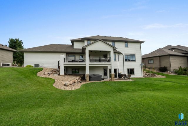 6304 S Callington Cir Circle, Sioux Falls, SD 57108