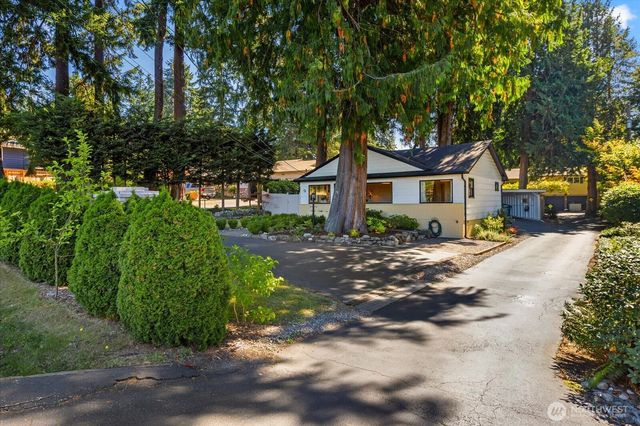 825 NW 180th Street, Shoreline, WA 98177