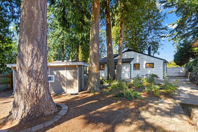 825 NW 180th Street, Shoreline, WA 98177