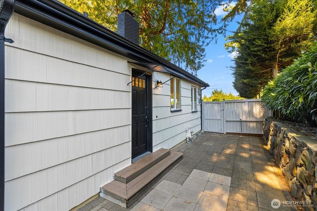 825 NW 180th Street, Shoreline, WA 98177