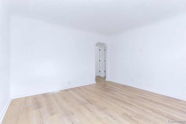 7641 Westminster Avenue, Warren, MI 48091