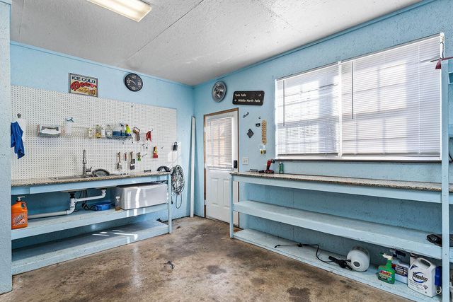 3150 Route W, Anderson, MO 64831