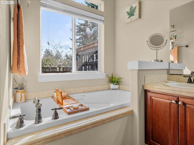 5274 KALI St, Salem, OR 97306