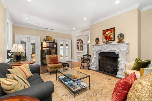 201 Scottswood Road, Riverside, IL 60546