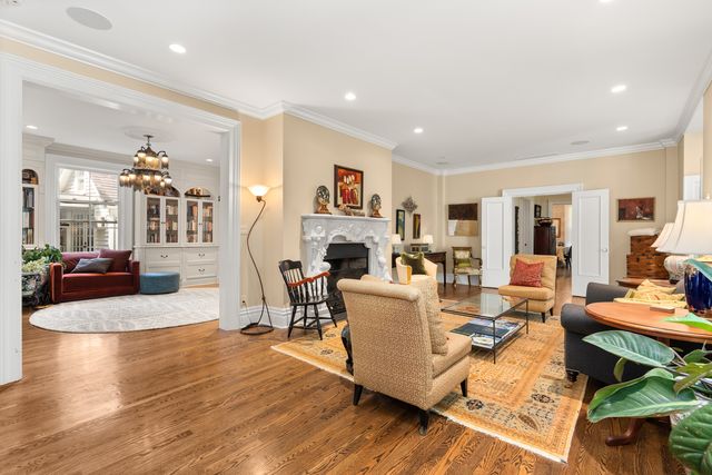 201 Scottswood Road, Riverside, IL 60546