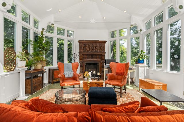 201 Scottswood Road, Riverside, IL 60546