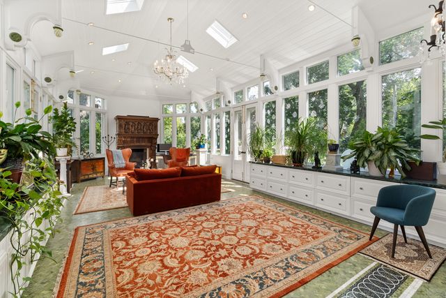 201 Scottswood Road, Riverside, IL 60546