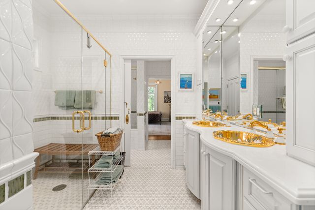 201 Scottswood Road, Riverside, IL 60546