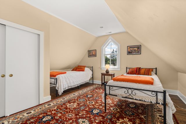 201 Scottswood Road, Riverside, IL 60546