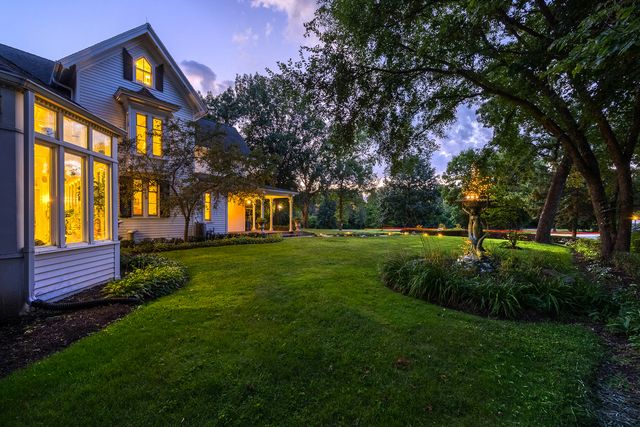 201 Scottswood Road, Riverside, IL 60546