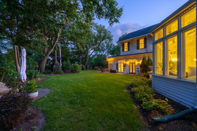 201 Scottswood Road, Riverside, IL 60546