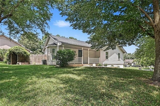 1720 Regency Drive, Kearney, MO 64060