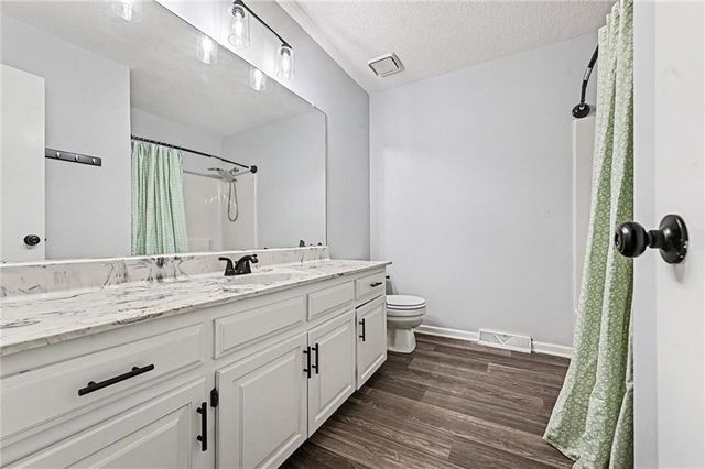 1720 Regency Drive, Kearney, MO 64060