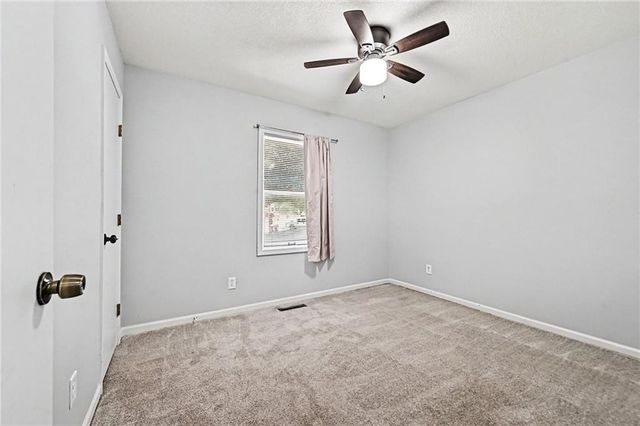 1720 Regency Drive, Kearney, MO 64060