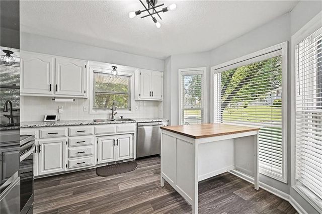 1720 Regency Drive, Kearney, MO 64060