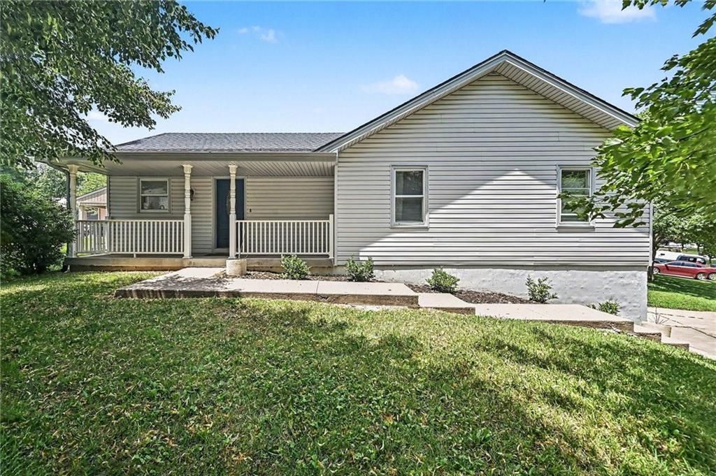 1720 Regency Drive, Kearney, MO 64060
