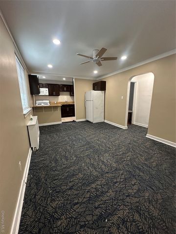 7205 Little Neck Parkway 113B, Glen Oaks, NY 11004