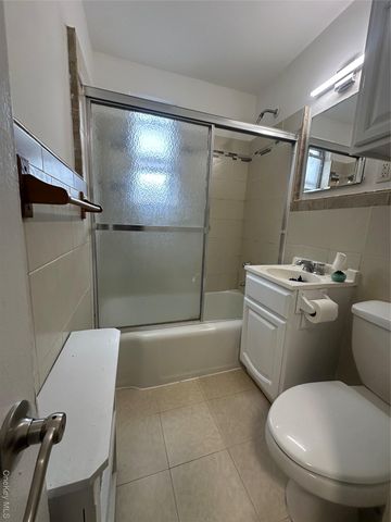 7205 Little Neck Parkway 113B, Glen Oaks, NY 11004