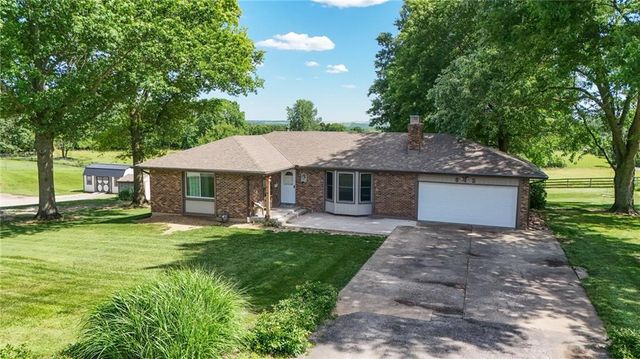 815 Kouns Lane, Edwardsville, KS 66111