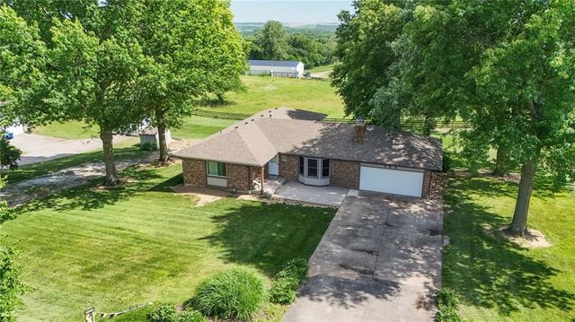 815 Kouns Lane, Edwardsville, KS 66111