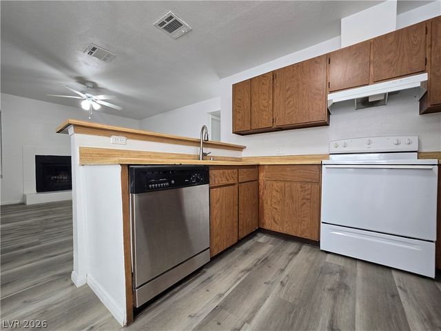 2742 Alicialynn Way A, Las Vegas, NV 89121