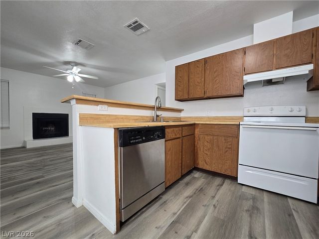 2742 Alicialynn Way A, Las Vegas, NV 89121